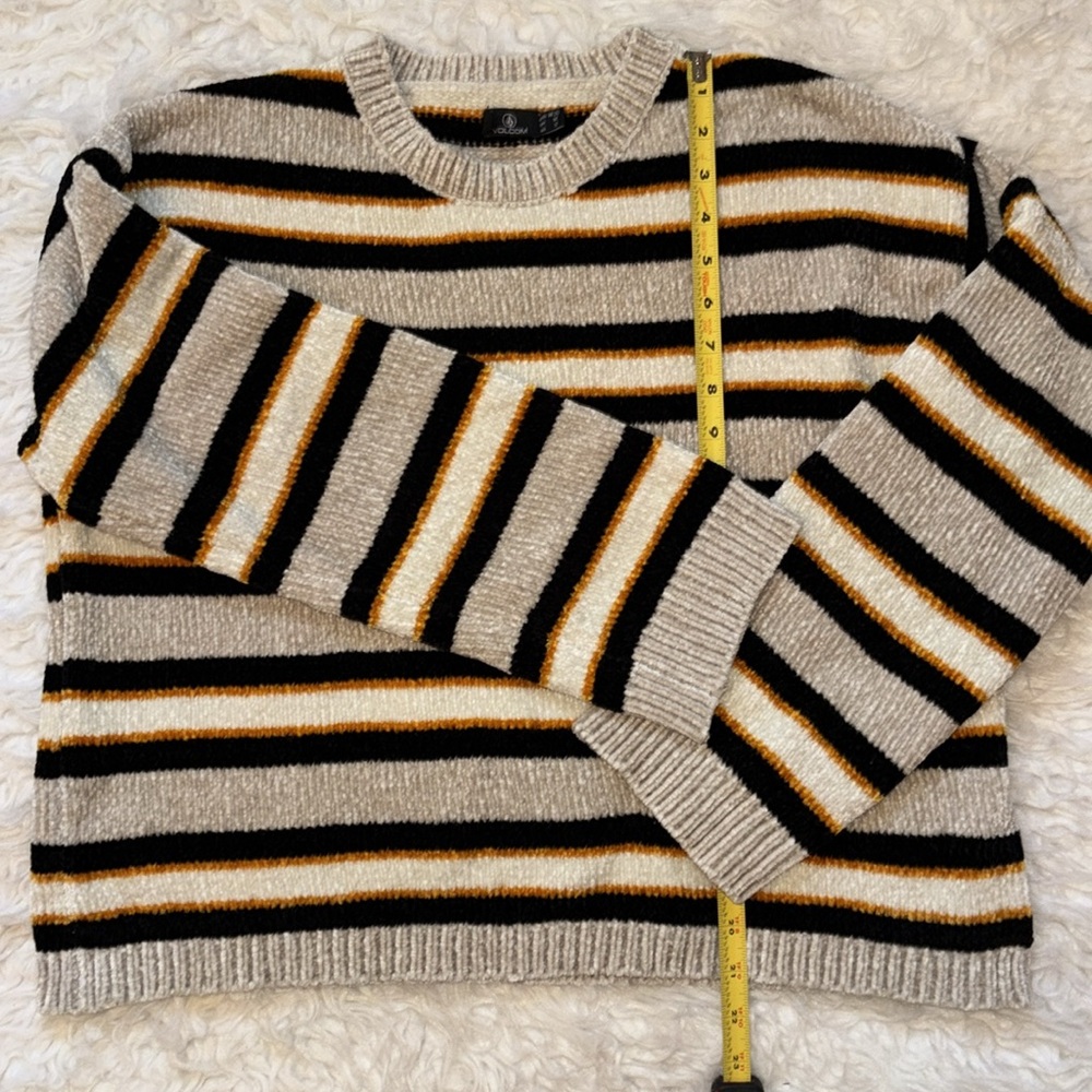 Volcom Bubble Tea Cropped Crew Neck Sweater in Bone, Size M - Picture 9 of 16